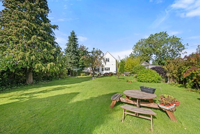 3 Bedroom Detached House For Sale In Station Road, Willoughby, LN13
