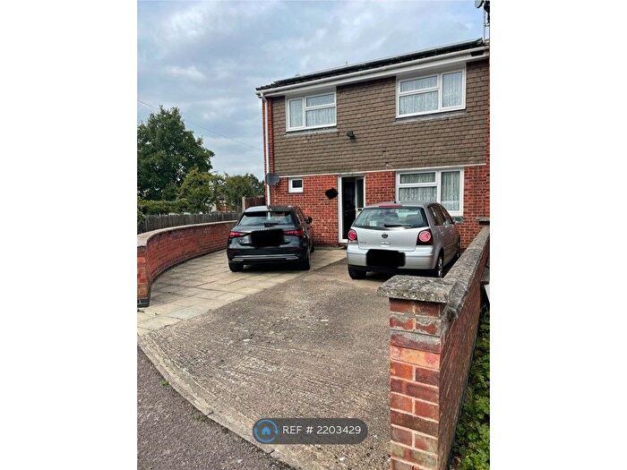 3 Bedroom End Of Terrace House To Rent In Barnes Heath Road, Leicester, LE5