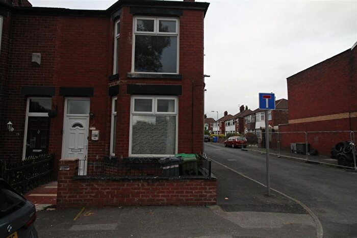 2 Bedroom Flat To Rent In Vine Street, Manchester, M18