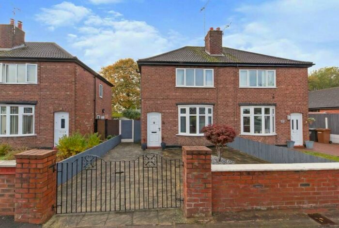 3 Bedroom House To Rent In Henry Street, Crewe, CW1