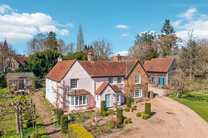 5 Bedroom Detached House For Sale In Hemp Lane, Wigginton, HP23