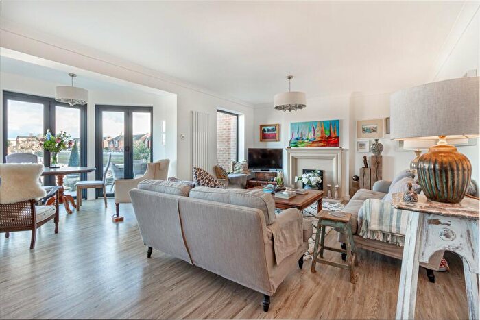 3 Bedroom Terraced House For Sale In Harbour View, Tewkesbury, Tewkesbury, GL20