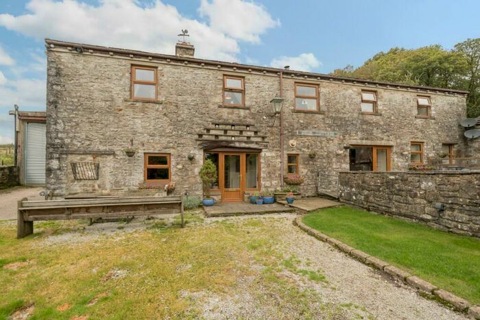 3 Bedroom Detached House For Sale In Low Greenfield, Buckden, Skipton, BD23