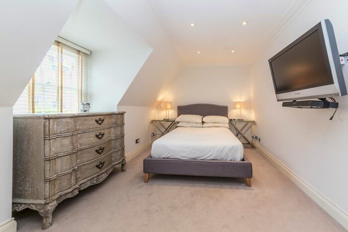 1 Bedroom Flat To Rent In Grosvenor Hill, London, W1K