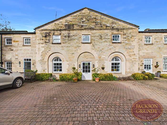 4 Bedroom Barn Conversion For Sale In Thornton Hall Close, Kingsthorpe, NN2