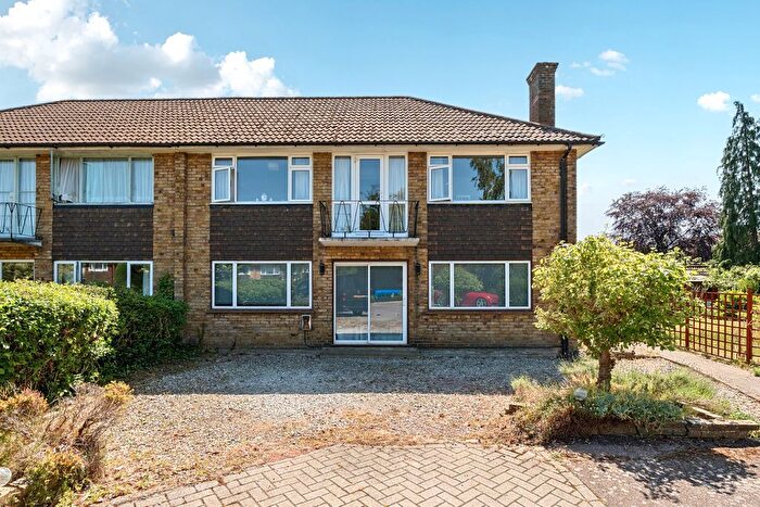2 Bedroom Flat For Sale In Trinity Close, Bromley, BR2