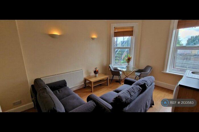 2 Bedroom Flat To Rent In Bennett Road, Leeds, LS6
