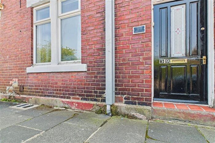 2 Bedroom Flat To Rent In Warwick Road, Wallsend, NE28