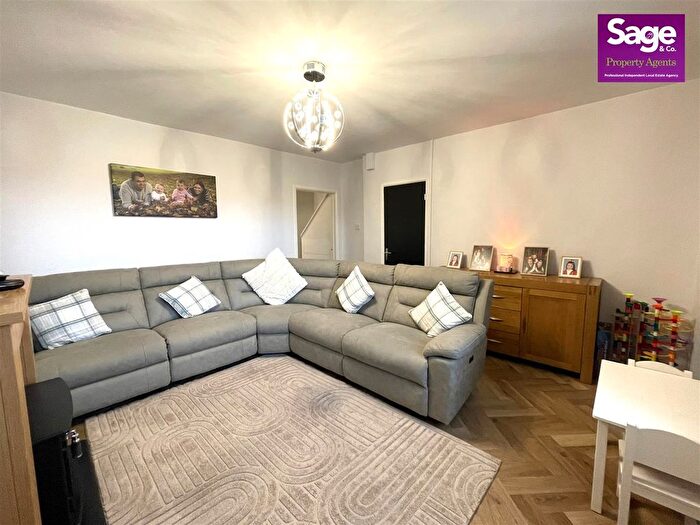 3 Bedroom Terraced House For Sale In Woodland View, Garndiffaith, NP4