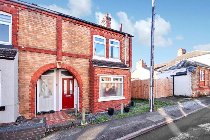 3 Bedroom End Of Terrace House For Sale In Park Road, Rushden, NN10