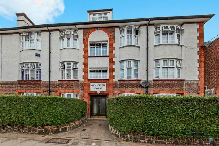 2 Bedroom Flat To Rent In Gloucester Gardens, NW11