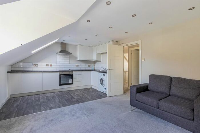 1 Bedroom Flat To Rent In Penhill Road, Pontcanna, Cardiff, CF11