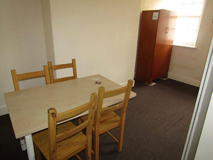 2 Bedroom Flat To Rent In A Bath Street, Leamington Spa, Warwickshire, CV31