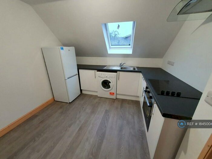 2 Bedroom Flat To Rent In Anglesea Road, Southampton, SO15