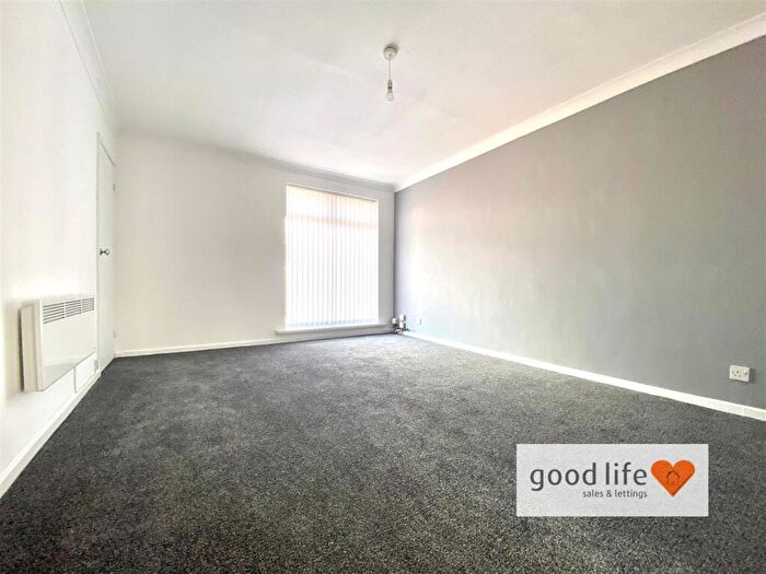 2 Bedroom Flat To Rent In Manston Close, Moorside, Sunderland, SR3