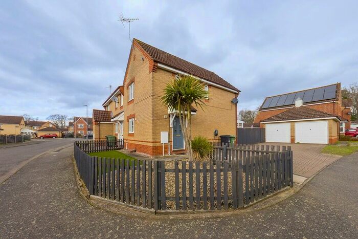 3 Bedroom End Of Terrace House To Rent In Coltsfoot Way, Thetford, IP24