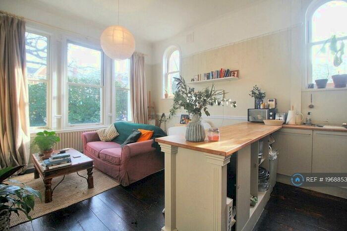 1 Bedroom Flat To Rent In Wood Vale, London, SE23