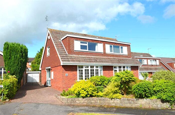 2 Bedroom Bungalow To Rent In Pembroke Drive, Westlands, Newcastle, ST5