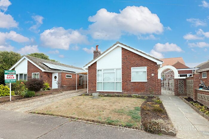 3 Bedroom Detached Bungalow For Sale In Peartree Avenue, Martham, NR29