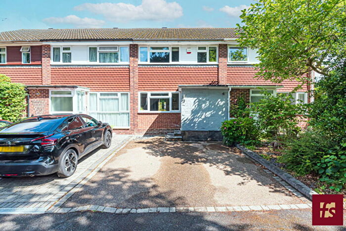 3 Bedroom Terraced House For Sale In Old Sawmill Lane, Crowthorne, Berkshire, RG45