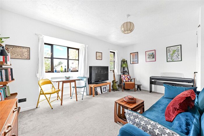 1 Bedroom Flat For Sale In Chamberlain Place, Walthamstow, London, E17