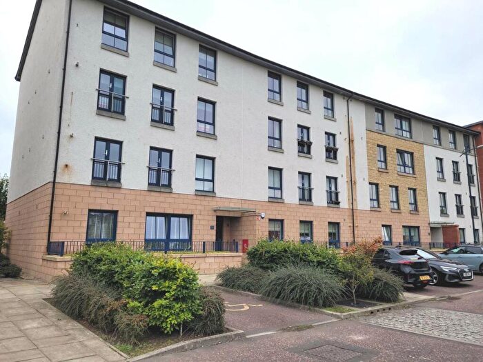 2 Bedroom Flat To Rent In Richmond Park Terrace, Glasgow, G5