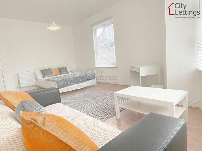 2 Bedroom Flat To Rent In Bentinck Road, Hyson Green, NG7