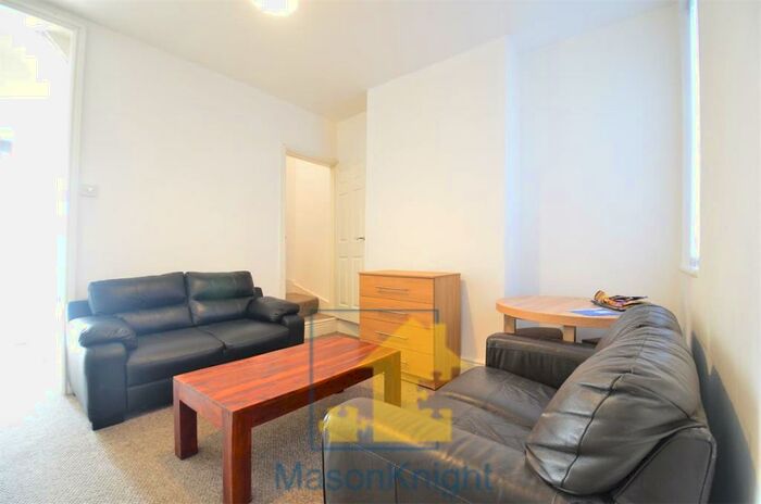 3 Bedroom Terraced House To Rent In Flexible Start Date Westminster Road, Student Property - Selly Oak, Birmingham, B29