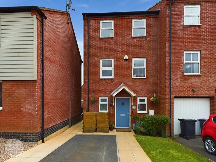 3 Bedroom End Of Terrace House For Sale In Housman Way, Kidderminster, DY14