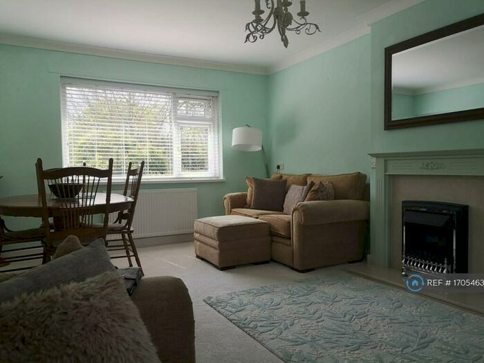 2 Bedroom Flat To Rent In Oswald Court, Durham, DH1