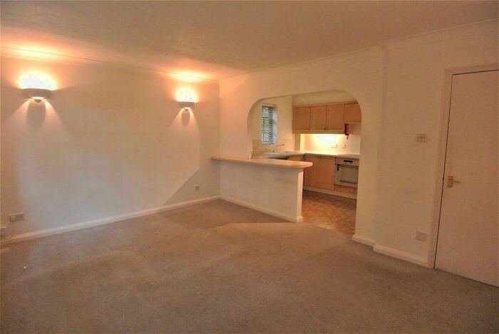 1 Bedroom Apartment To Rent In Weybridge, KT13