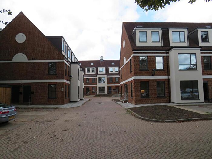 1 Bedroom Flat To Rent In Flat, Shaftesbury Court, SL1