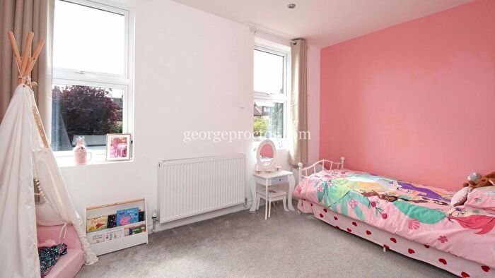 3 Bedroom Terraced House For Sale In Herbert Road, Bromley, BR2