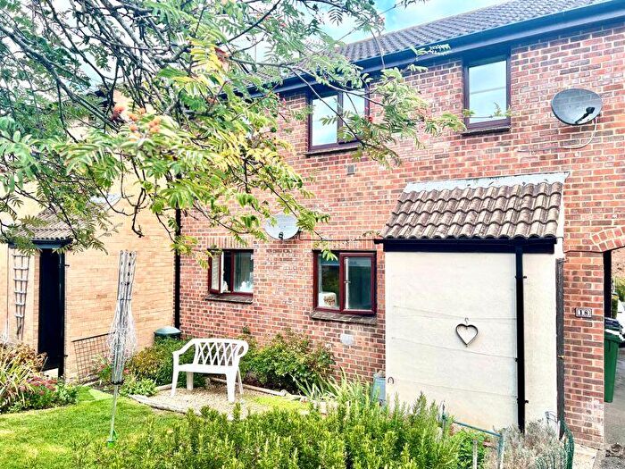1 Bedroom Apartment For Sale In Highgrove Close, Calne, SN11