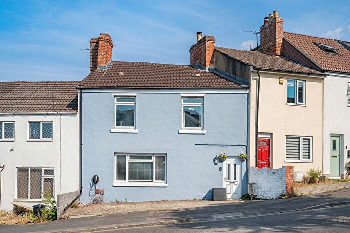 2 Bedroom Terraced House For Sale In Belle Vue Road, Swindon, SN1