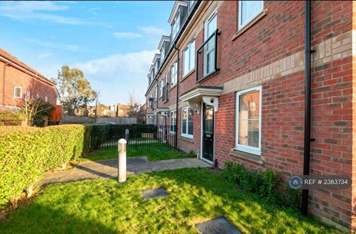 2 Bedroom Flat To Rent In Florence Way, London, SW12