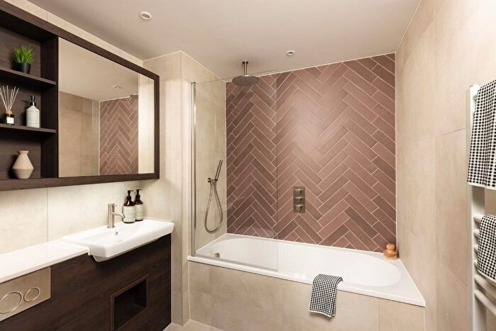 3 Bedroom Penthouse To Rent In Embassy Boulevard, London, SW11