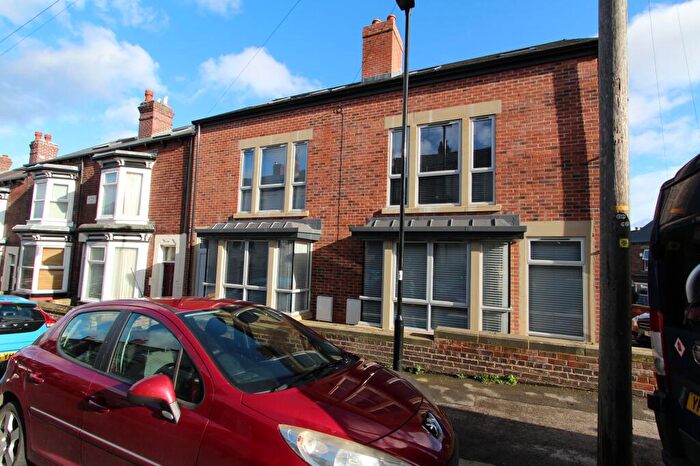 3 Bedroom Semi Detached House To Rent In Roach Road, Sheffield, S11