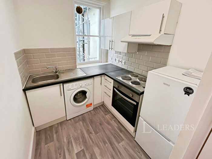 Studio To Rent In St Aubyns, Hove, BN3