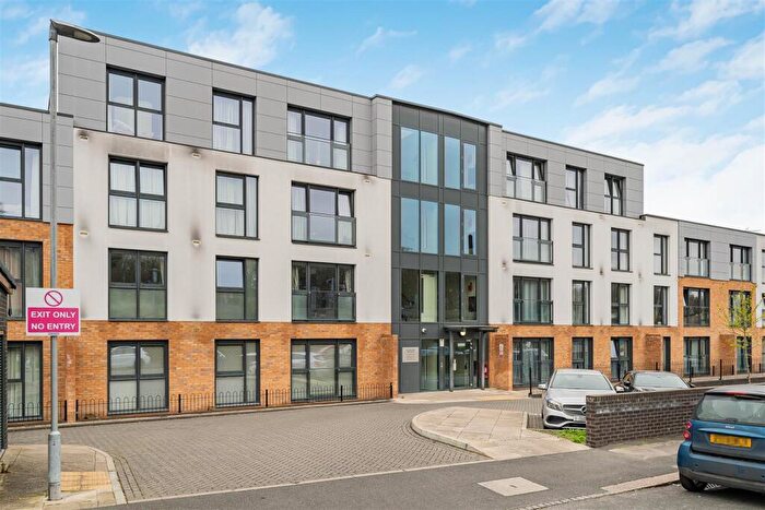 1 Bedroom Apartment For Sale In Boulters Point, Boyn Valley Road, Maidenhead, SL6