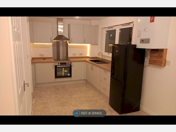 4 Bedroom End Of Terrace House To Rent In Tanera Court, Falkirk, FK1
