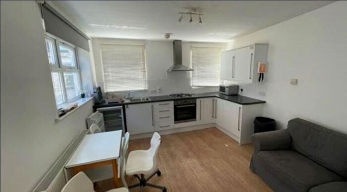 3 Bedroom Semi-Detached House To Rent In Thorpe Street, Leicester, LE3