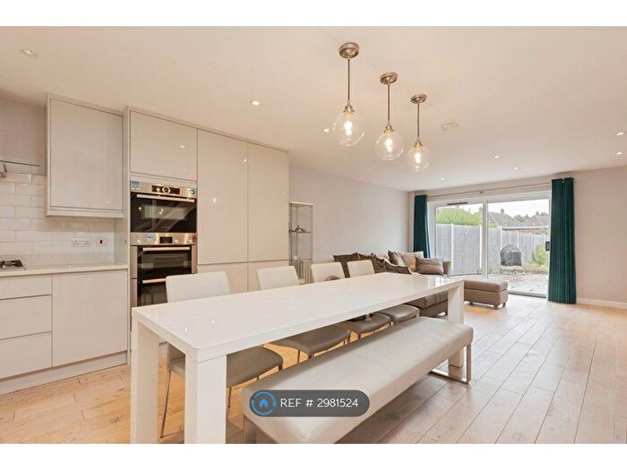 3 Bedroom Terraced House To Rent In Queens Drive, Sevenoaks, TN14