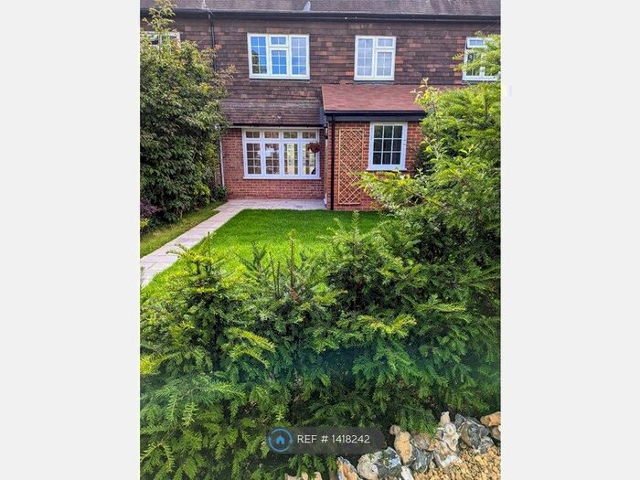 3 Bedroom Terraced House To Rent In Old Barn Cottages, Whitchurch On Thames, RG8
