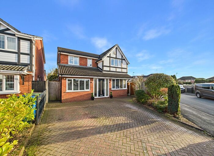 4 Bedroom Detached House For Sale In Kirkfell Drive, Tyldesley, M29