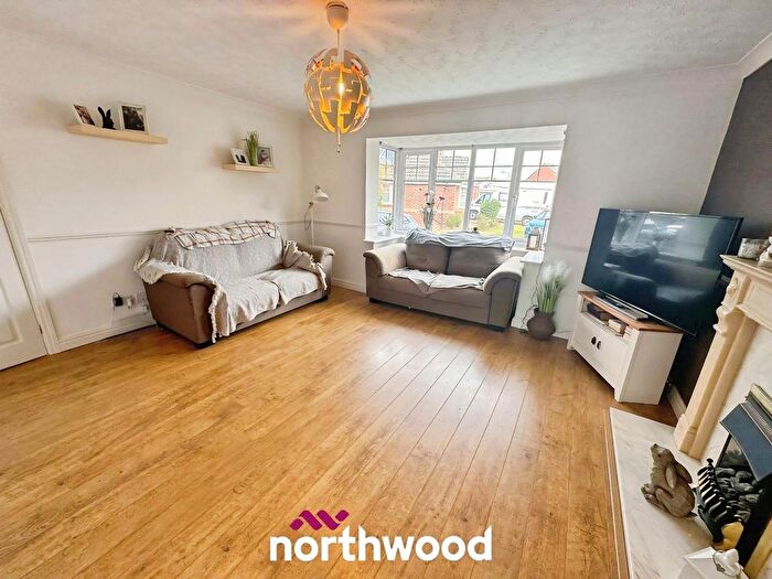 3 Bedroom Detached House For Sale In Cathedral Court, Dunsville, Doncaster, DN7