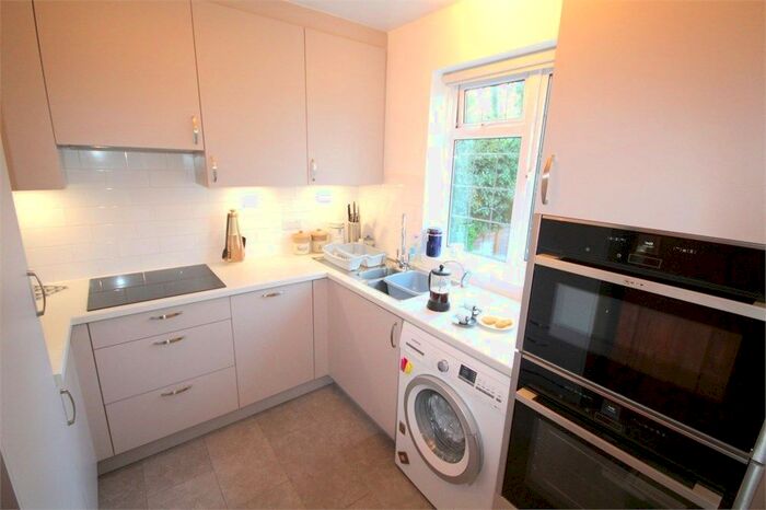 2 Bedroom Flat To Rent In Silsden Crescent, London Road, Chalfont St Giles, HP8