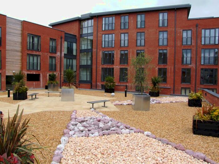 2 Bedroom Flat To Rent In Hutchings Lane, Dickens Heath, B90