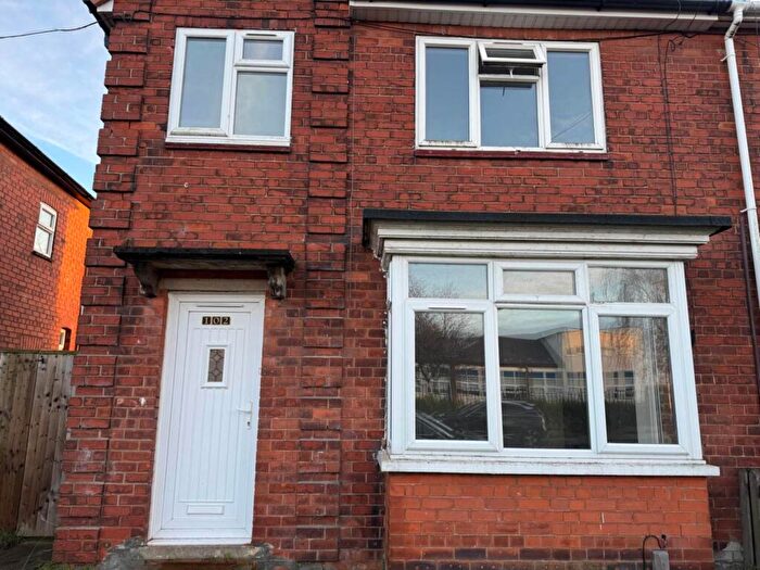 3 Bedroom Semi Detached House To Rent In Sutcliffe Avenue, Grimsby, DN33