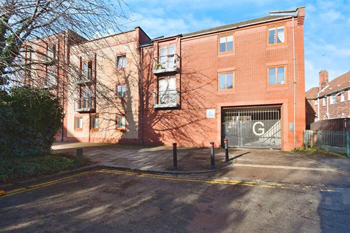 2 Bedroom Flat For Sale In Theatre Gardens, - Sykes Street, Hull, HU2